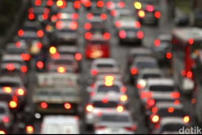 Tol Arah Jakarta Macet di Sejumlah Titik Pagi Ini