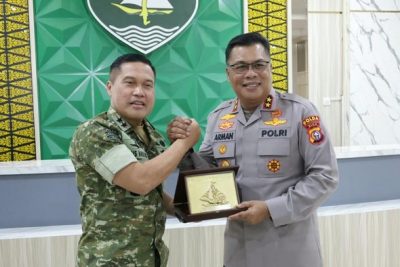 Perkuat Keamanan, Kapolda Riau Silaturahmi ke Pangdam Tuanku Tambusai