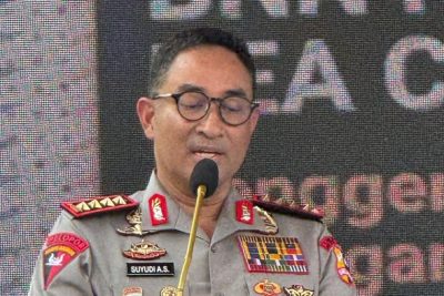 Momen Kapolri Setop Pemaparan Rilis Lab Narkoba di Aceh Saat Azan dan Ikamah