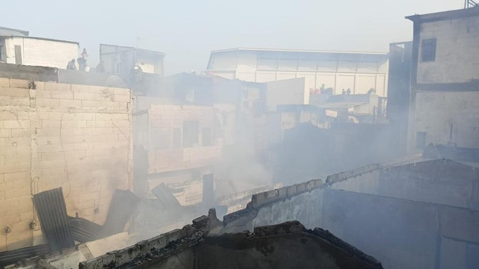 Kebakaran Maut di Penjaringan Hanguskan Ratusan Rumah, 200 KK Mengungsi