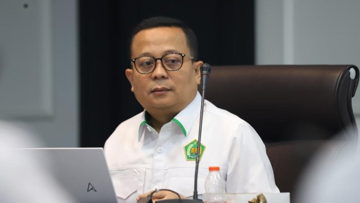 kepala-biro-humas-dan-komunikasi-publik-kementerian-agama-thobib-al-asyhar-1771771040891_169