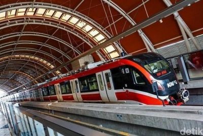 LRT Jabodebek Gangguan Tadi Pagi, Penumpang Diturunkan di Stasiun Halim