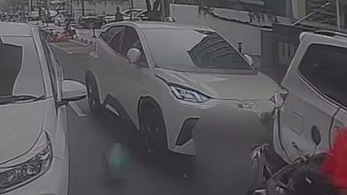 Sopir BYD Tabrak 4 Mobil dan Lindas Ojol di Blok M Jadi Tersangka
