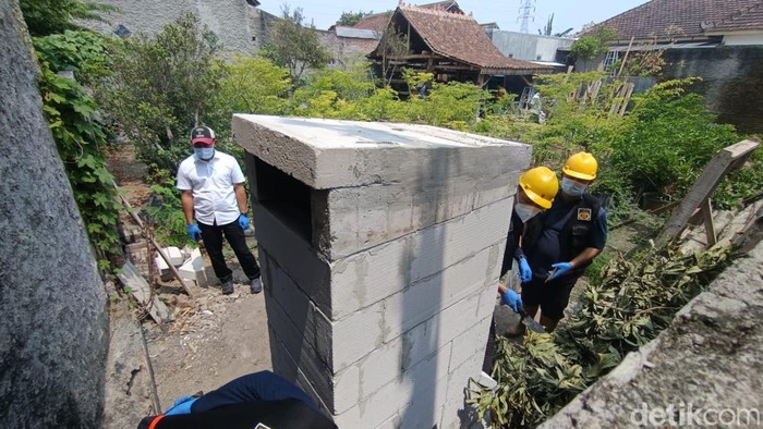 penampakan-tungku-yang-diduga-digunakan-dwi-bagus-untuk-bakar-dini-dan-anaknya-di-madiun-1793020885378_169