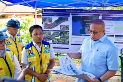 Andre Rosiade Cek Proyek Pengerukan Sungai Sumbar Pascabanjir Bandang