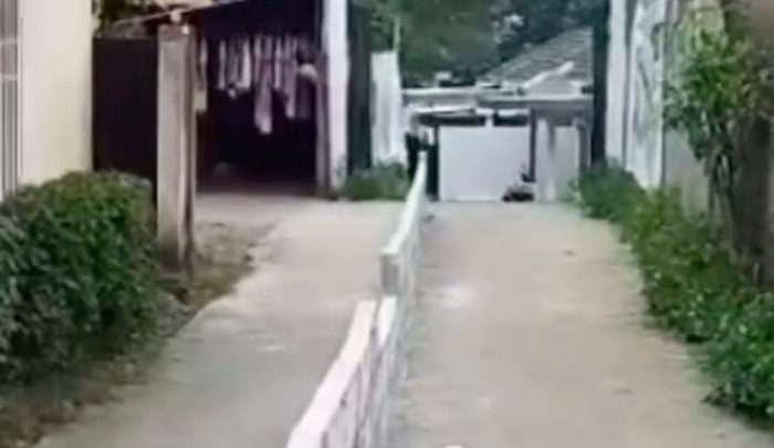 Warga Cluster di Depok Sempat Unggah Video Asap Sampah Sebelum Akses Ditembok