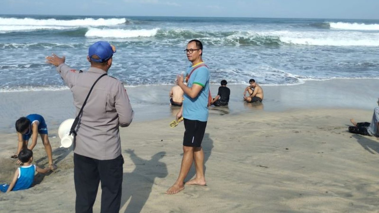Patroli Satpolairud Garut Gencarkan Pengamanan Pantai, Antisipasi Kecelakaan Laut Libur Panjang