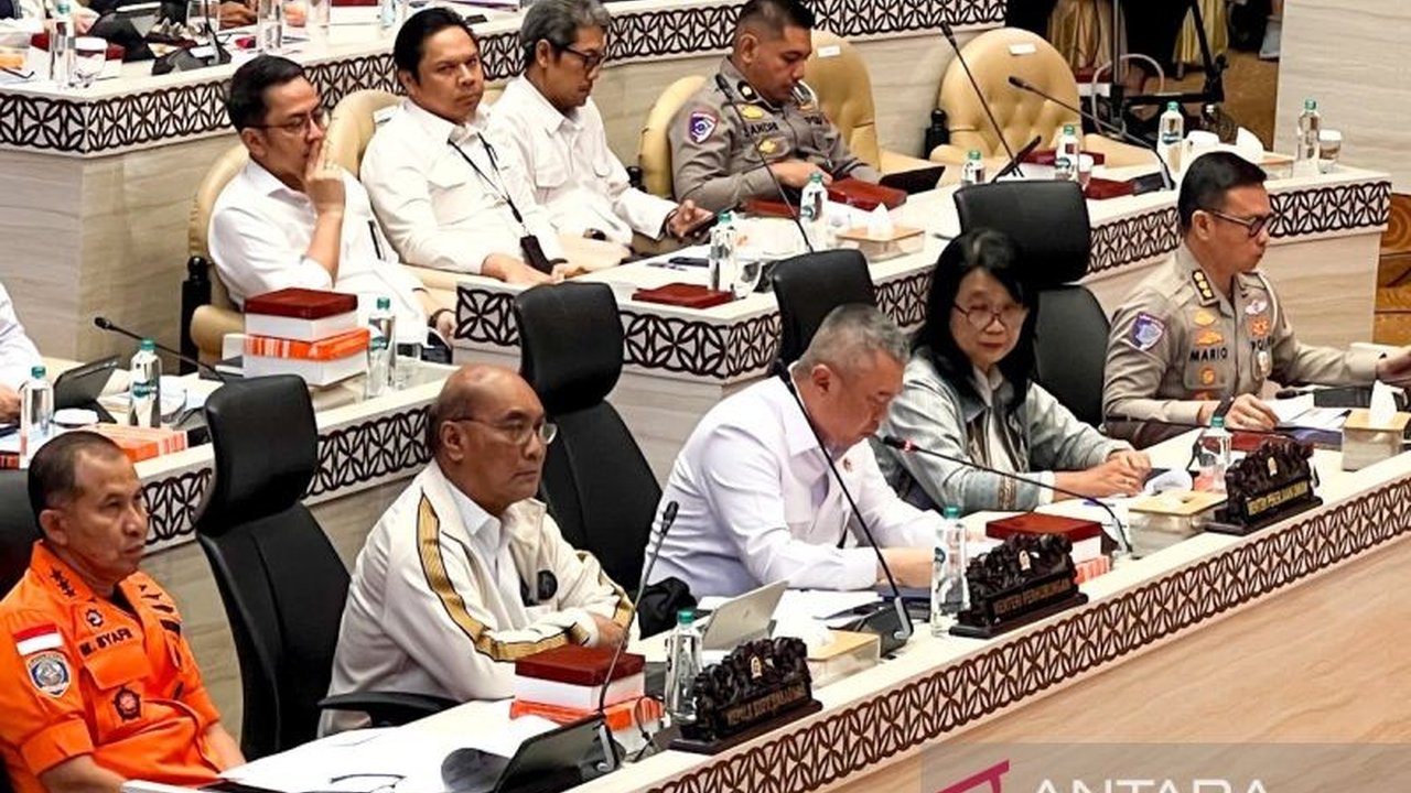 Wamen PU Dorong Percepatan Pembebasan Lahan untuk Atasi Perlintasan Sebidang KA
