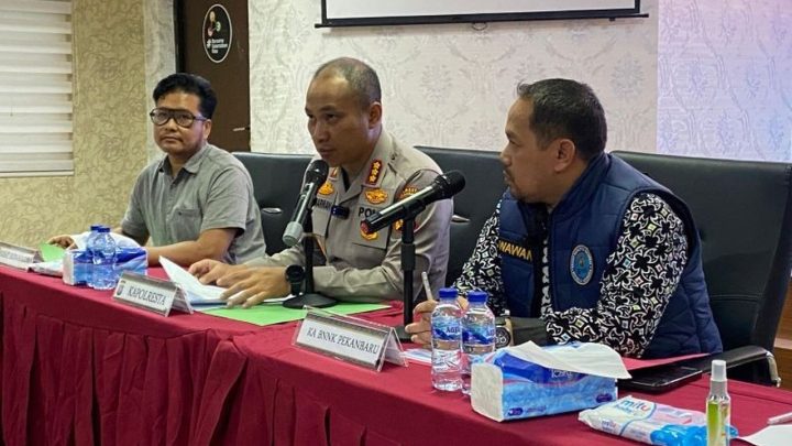 Topics Covered: Selebgram dan Anak Kepala Daerah di Riau Positif Narkoba Usai Digerebek di THM Pekanbaru