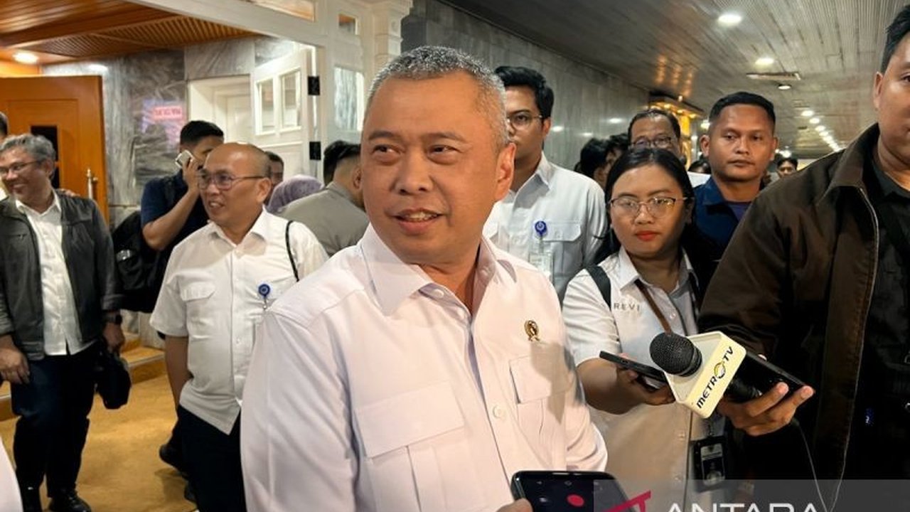 Menhub Dudy Purwagandhi Tegaskan Penutupan 172 Perlintasan Sebidang Ilegal Demi Keselamatan Kereta Api