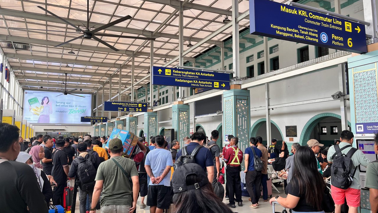Kronologi KA Jaka Tingkir dan KA Serayu Anjlok di Stasiun Pasarsenen
