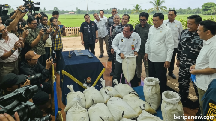 Main Agenda: FOTO: TNI AL Gagalkan Distribusi Ilegal Pasir Timah di PIK 2