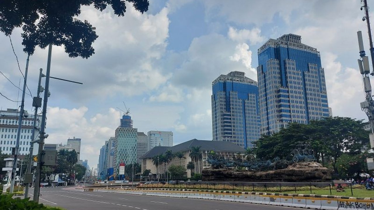 Prakiraan Cuaca Jakarta: BMKG Sebut Seluruh Wilayah DKI Berawan Tebal pada Minggu