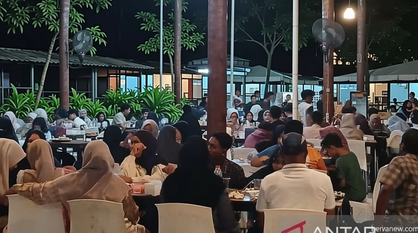 Listrik Padam Total di Banda Aceh, Warkop Jadi Penyelamat Warga Cari Internet dan Charger HP