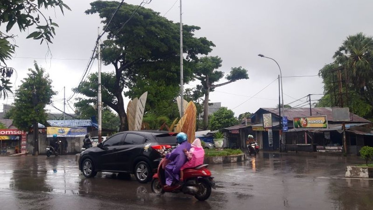 BMKG: Prakiraan Cuaca Hujan Ringan hingga Sedang Dominasi Kota Besar Indonesia