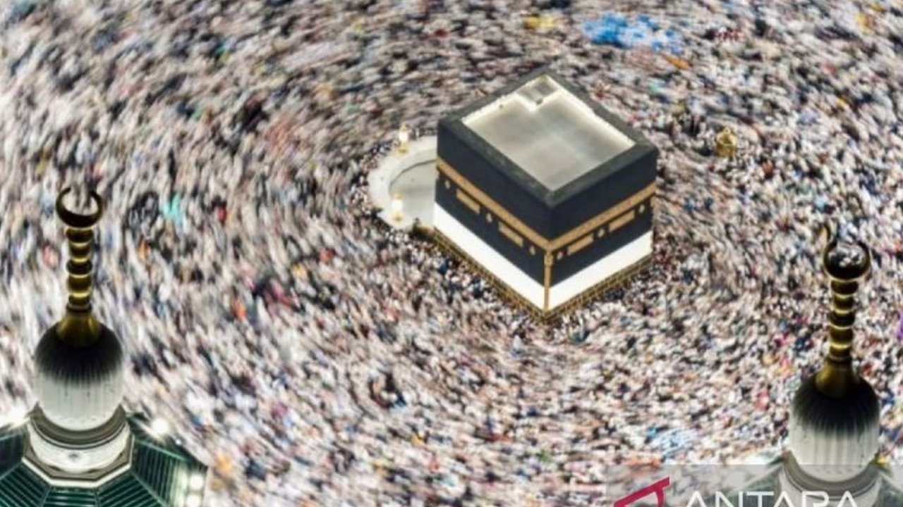 Jemaah Haji Laksanakan Tawaf Wada Penuh Khusyuk, Tandai Akhir Perjalanan Spiritual di Tanah Suci