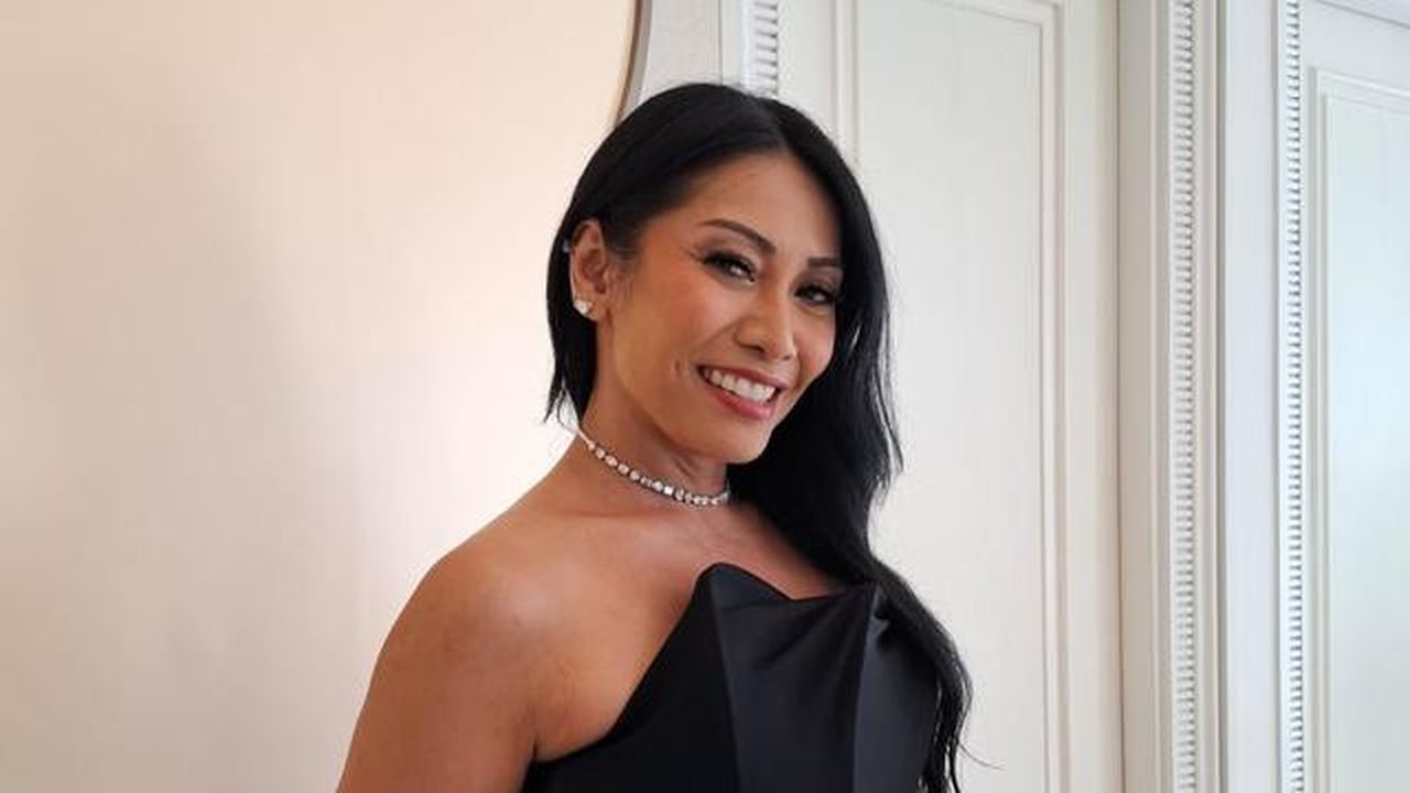 Main Agenda: Dua Kali Apes di Paris, Anggun Kehilangan Cincin Berlian Berharga