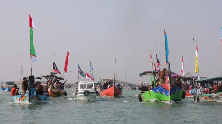 Latest Program: Nelayan Tambaklorok Semarang Keluhkan Sistem Barcode BBM Solar di Tengah Musim Timuran