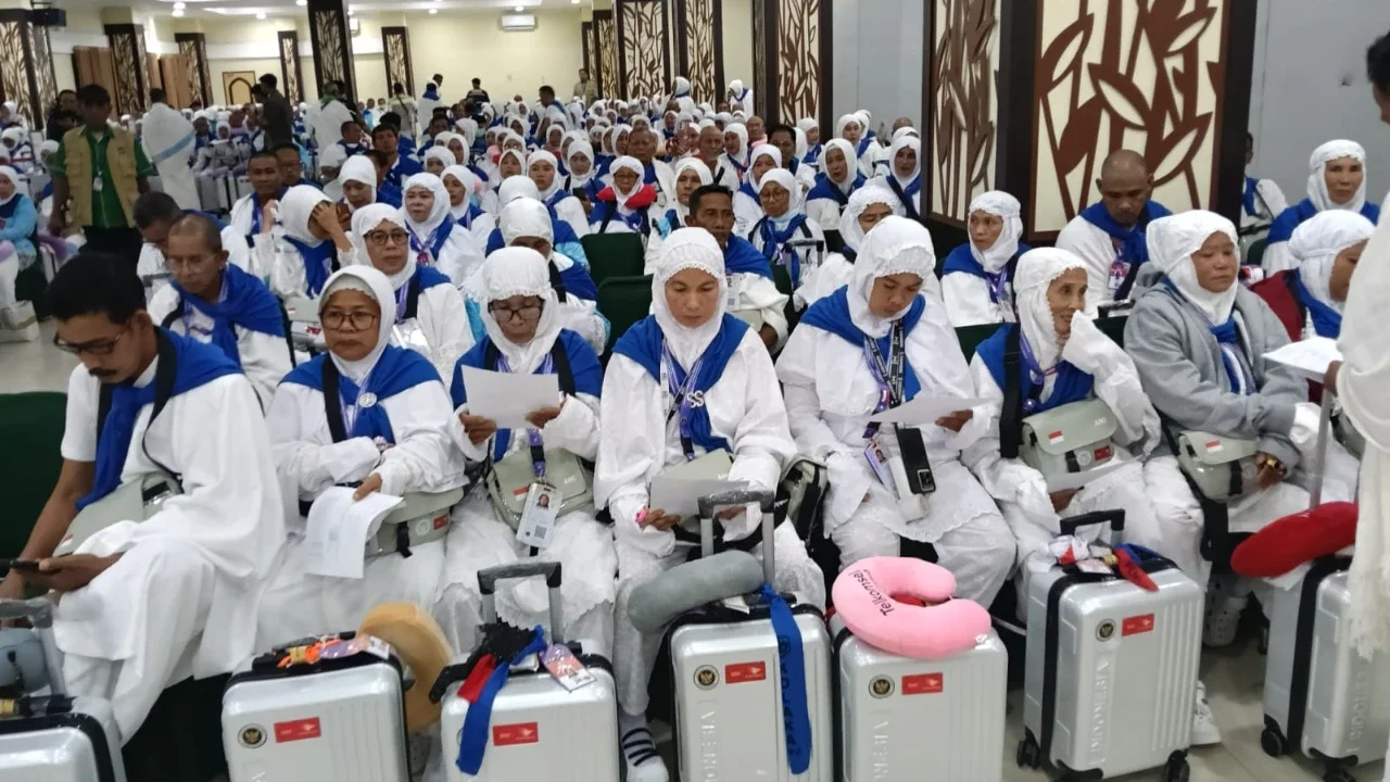 Pemkab Kolaka Gelontorkan Rp6,8 Miliar, Carter Pesawat untuk Jemaah Haji