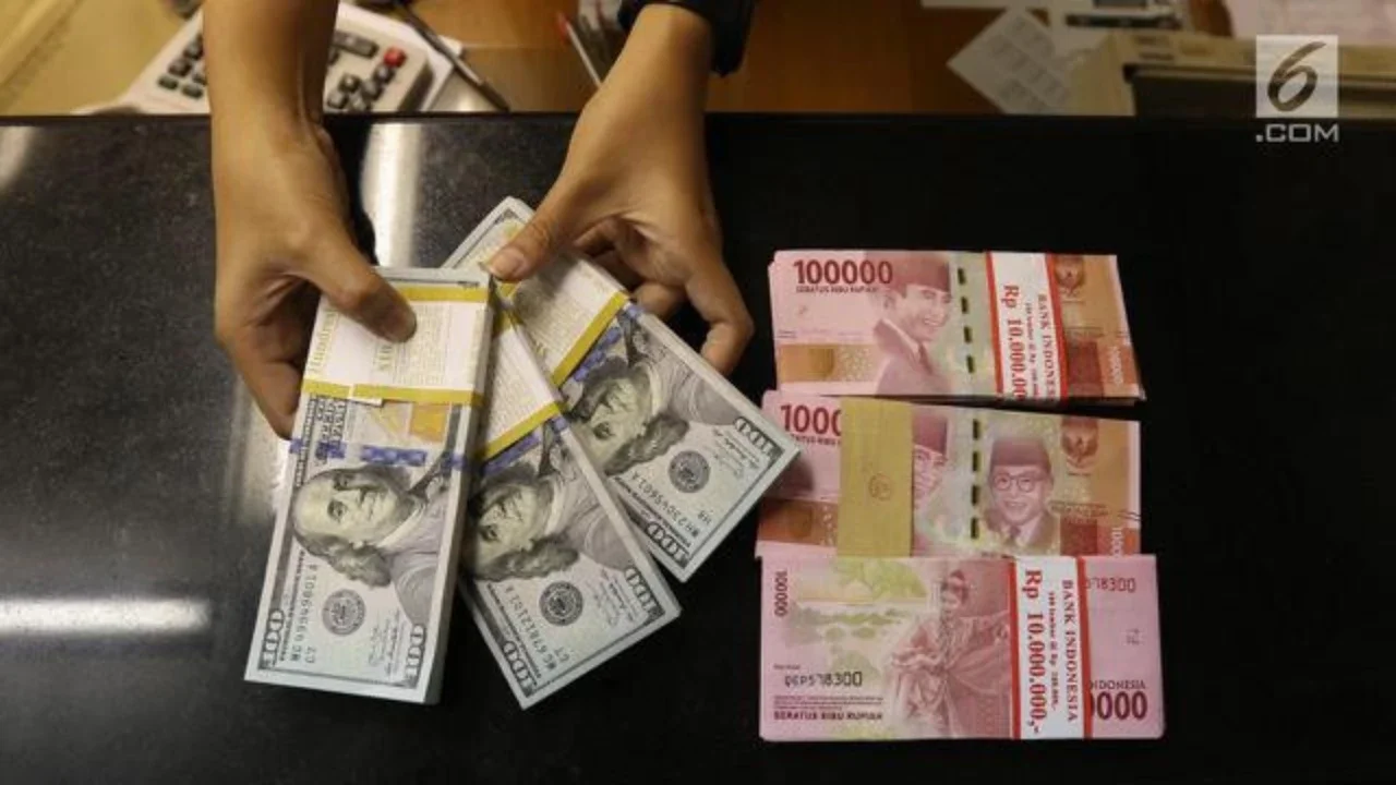 Ekonom Sebut Rupiah Sulit Turun di Bawah Rp17.000 per USD Meski BI Sudah Naikkan Suku Bunga Acuan