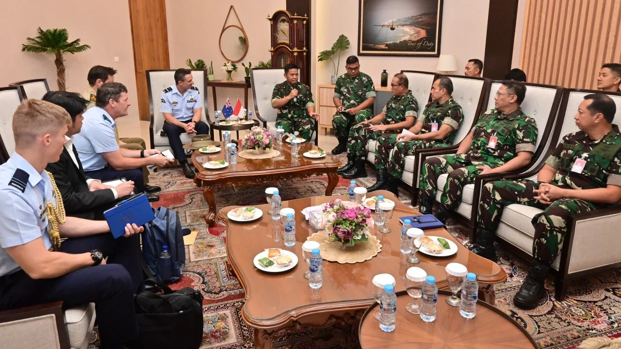Main Agenda: FOTO: Kaskoopsudnas Terima Kunjungan Kehormatan Air Commander Australia