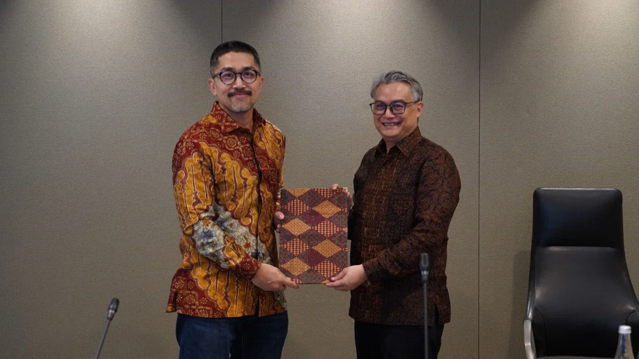 IIF Kolaborasi dengan Arkora Hydro, Dukung Pembiayaan Energi Terbarukan di Indonesia