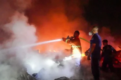 Kebakaran di Coffee Shop Point Square Lebak Bulus – 14 Mobil Damkar Dikerahkan