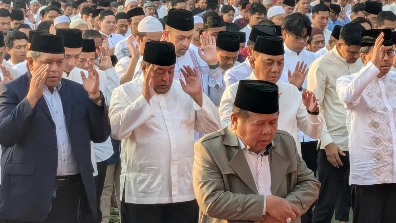 Salat Iduladha di Balai Kota DKI Berlangsung Khidmat, Wagub Rano Karno Hadir