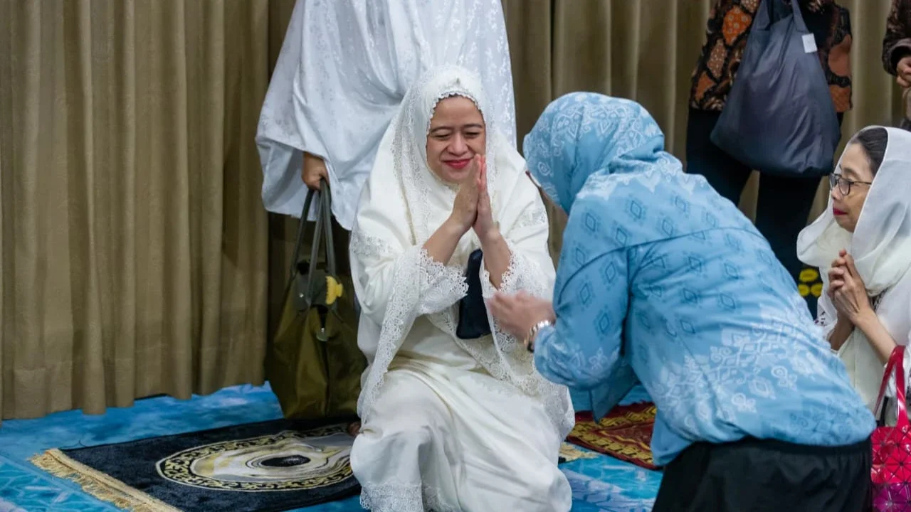 Salat di Masjid DPR, Puan Harap Iduladha 2026 Jadi Momen Rajut Kebersamaan dan Kepedulian Sosial