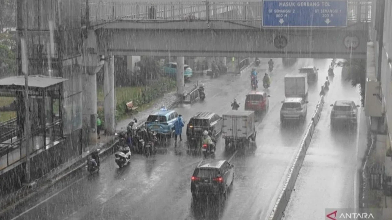 Waspada Perubahan Cuaca, BMKG Sebut 17 Wilayah RI Berpotensi Hujan Ringan