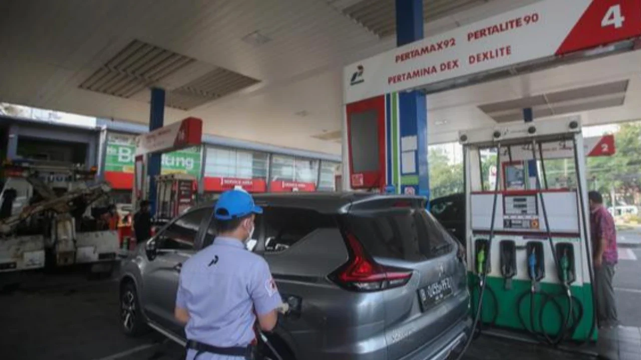 Rupiah Kian Amblas, Pemerintah Pastikan Harga BBM Subsidi Tidak Naik Sampai Akhir Tahun