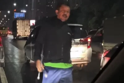 Important Visit: Kronologi Sopir Taksi Online Ngamuk di Tol JORR, Rusak Kendaraan Lain Kini Ditangkap Polisi