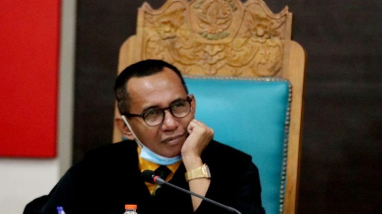 Main Agenda: Pakar Desak Sanksi Anggota DPRD Jember yang Main Gim dan Merokok Saat Rapat