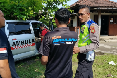 Important Visit: Kronologi Ambulans Angkut Jenazah Tabrak Rumah Warga di Jembrana