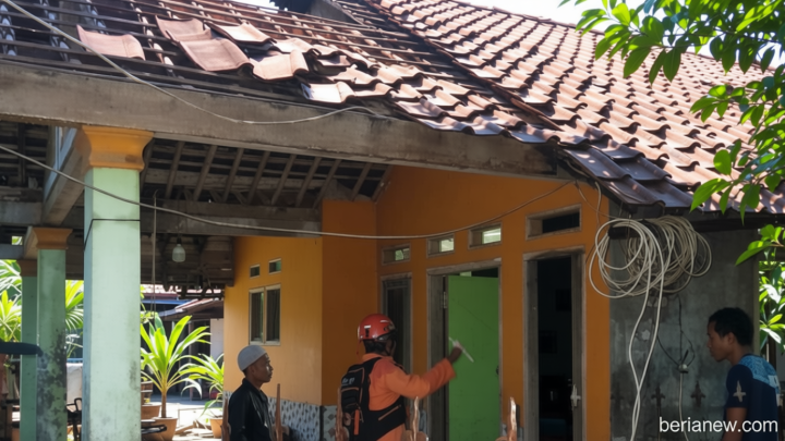 Special Plan: Angin Kencang Rumpin Bogor Terjang 90 Rumah, BPBD Beri Bantuan Darurat