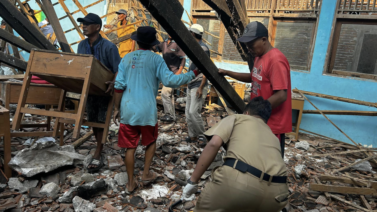 Atap Sekolah Ambruk, Komisi IV DPRD Sragen Akan Panggil Kemenag