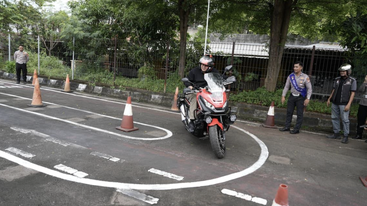 Satlantas Polrestabes Makassar Terbitkan SIM C1, Tesnya Pakai Moge