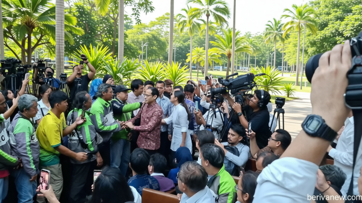 New Policy: Momen Pergelangan Kaki Nadiem Pakai Gelang Detektor Hadiri Sidang Tuntutan, Lacak Keberadaan Selama Jadi Tahanan Rumah