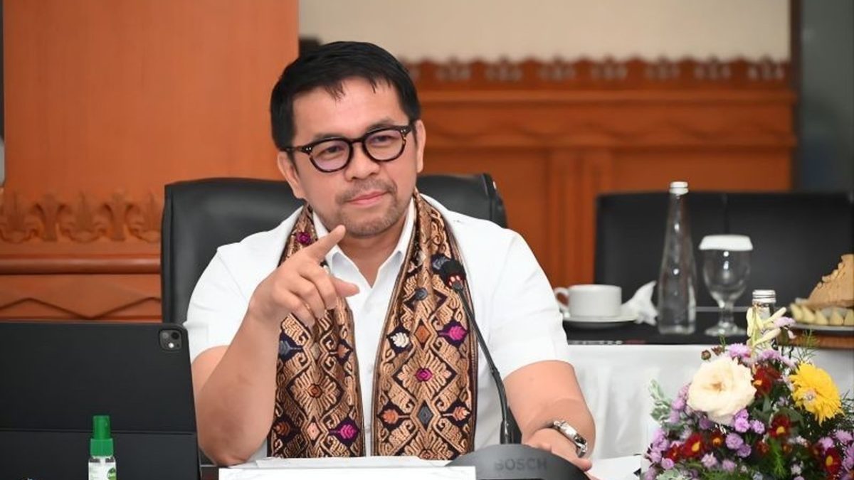 010049.024-dpr-dorong-digitalisasi-sistem-imigrasi-terintegrasi-untuk-pengawasan-wna-lebih-akurat-1