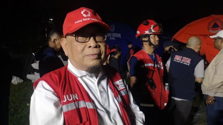 What Happened During: PMI Jakpus Gerak Cepat Tangani Pengungsi Kebakaran Kemayoran, Siapkan Bantuan Medis dan Tenda