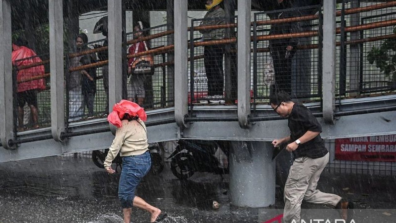 BMKG: Prakiraan Cuaca Jakarta Minggu Siang, Hujan Ringan Guyur Hampir Seluruh Wilayah