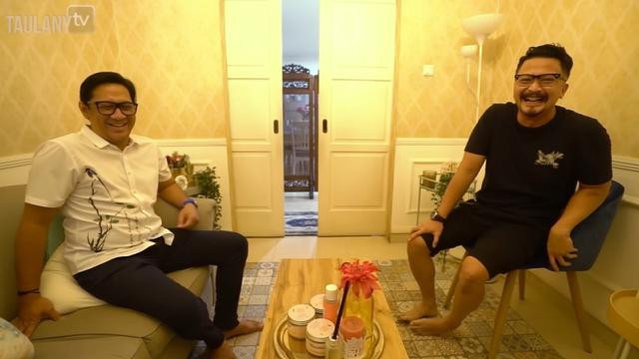 6 Foto Ruang Tamu Mini di Rumah Ferry Maryadi, Klasik Minimalis yang Elegan dan Nyaman