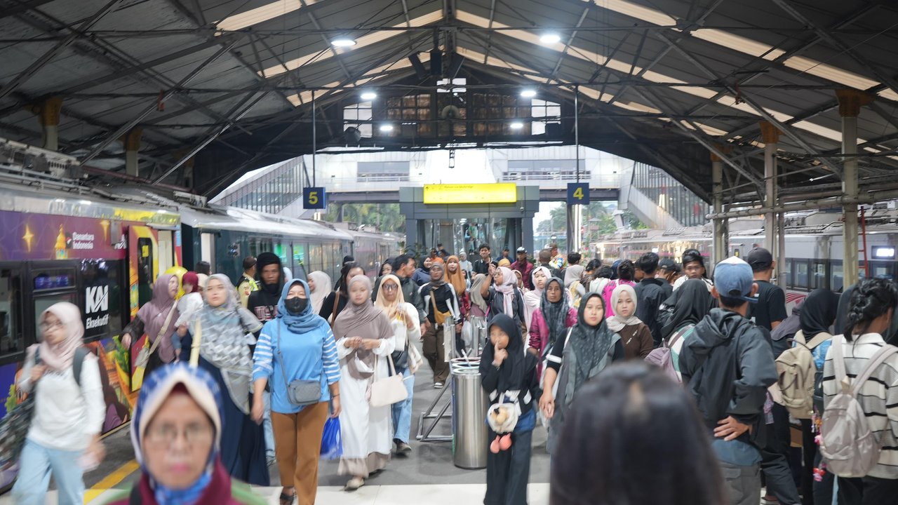 Libur Panjang Iduladha, 61.000 Penumpang Kereta Api Padati Kota Bandung