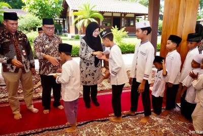 Latest Program: Peringati 10 Muharram, Bupati Ipuk Gelar Doa Bersama dan Santunan Anak Yatim