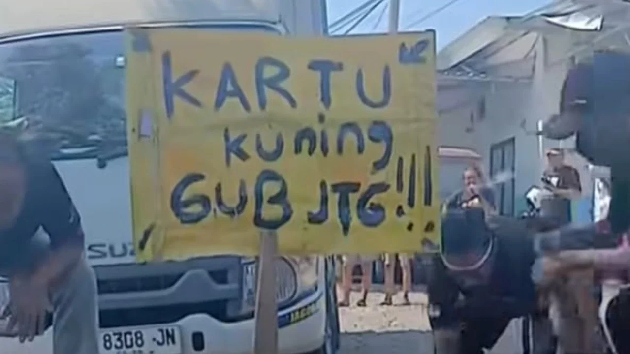Viral Warga Blora Tanam Pohon Pisang di Jalan Rusak, Tantang Gubernur Jateng Tinjau Langsung Lokasi