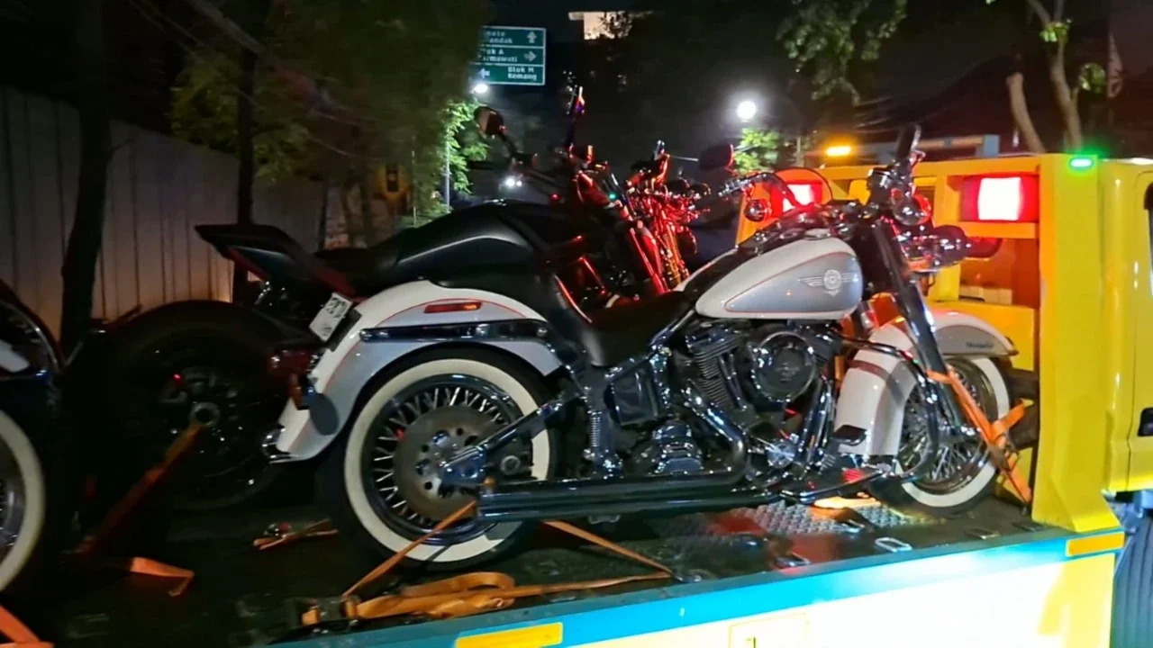 Bukan Kaleng-Kaleng, Koleksi Kendaraan Mewah eks Wamen Imipas Silmy Karim Bikin Melongo Ada Mercy hingga Harlev Davidson
