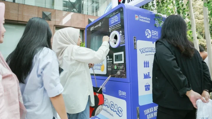 Latest Program: Peringati Hari Lingkungan Hidup Sedunia, BRI Dorong Budaya Kelola Sampah Melalui Green Action BRI Peduli