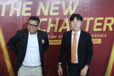 Key Strategy: FOTO: Shin Tae-yong Resmi Pelatih Persija Tiga Musim