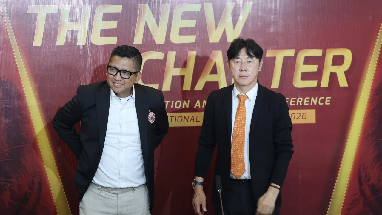 FOTO: Shin Tae-yong Resmi Pelatih Persija Tiga Musim