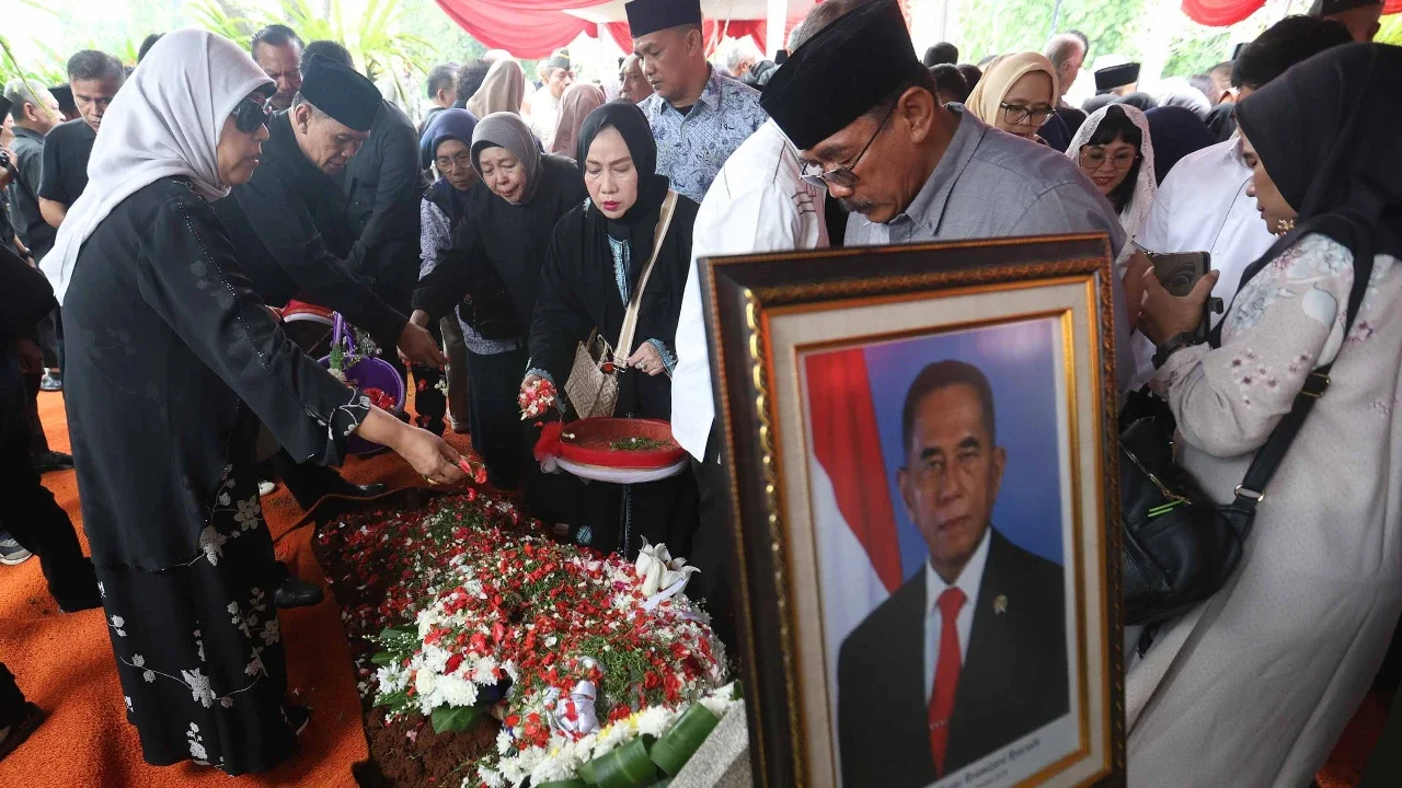 Bank Mandiri Taspen dan Asabri Serahkan Santunan ke Ahli Waris Almarhum Ryamizard Ryacudu